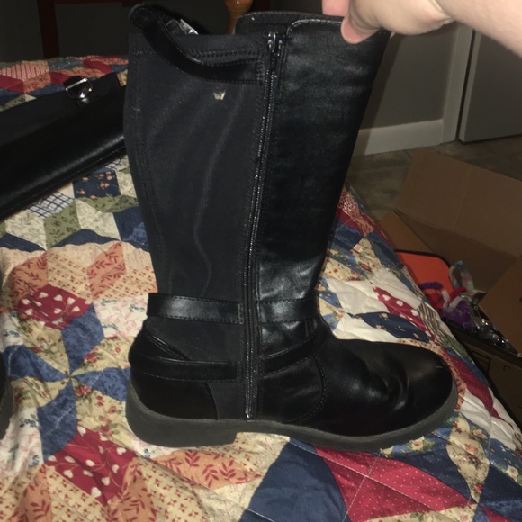 Boots - Picture 2 of 3